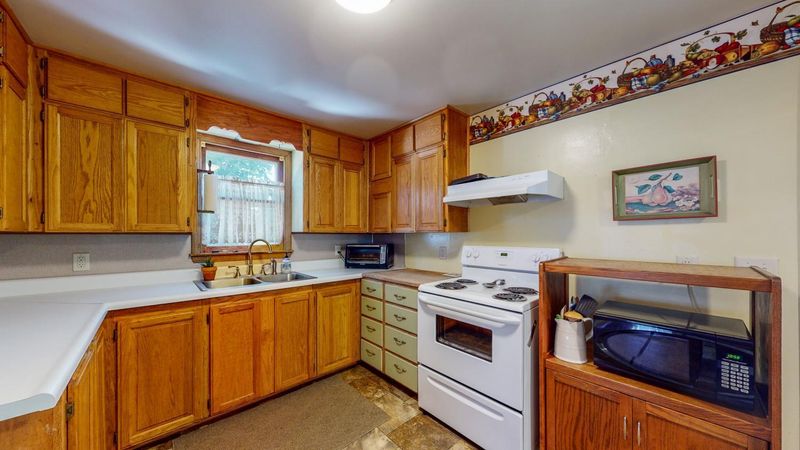 313 Freeman St NW, Preston, MN 55965