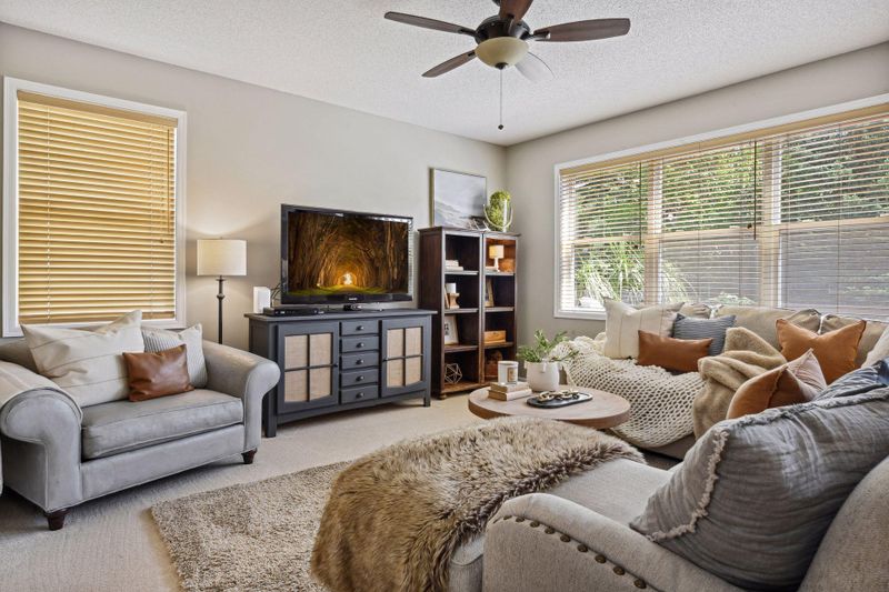 1721 Prescott Ln, Chaska, MN 55318