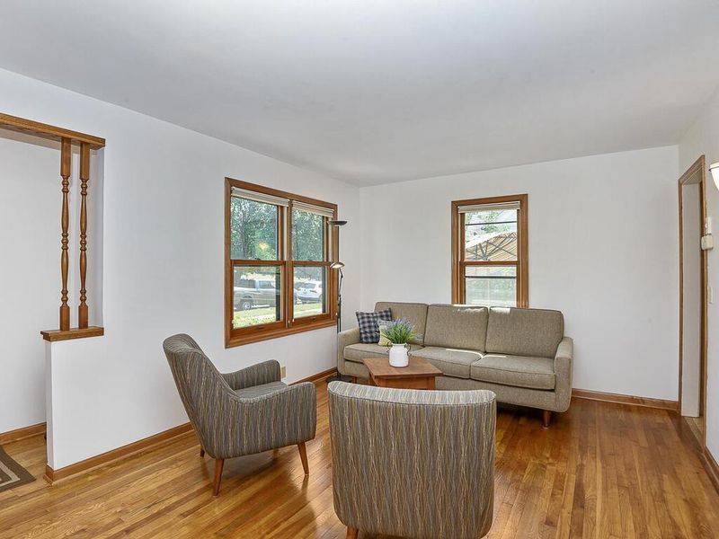 2915 York Ave N, Robbinsdale, MN 55422