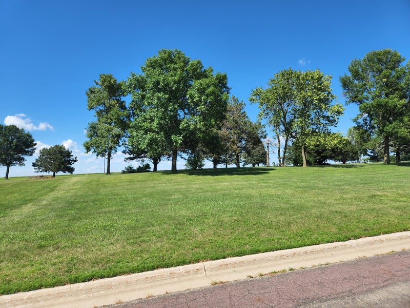1307 Northridge Dr, Lakefield, MN 56150