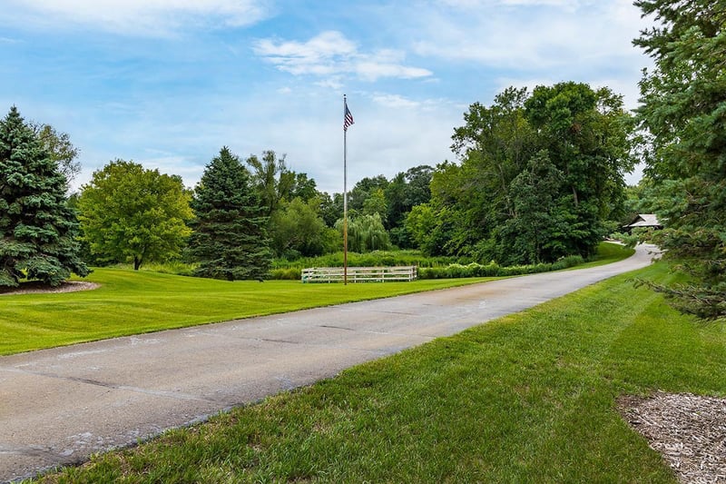 10685 Highway 7, Waconia, MN 55387