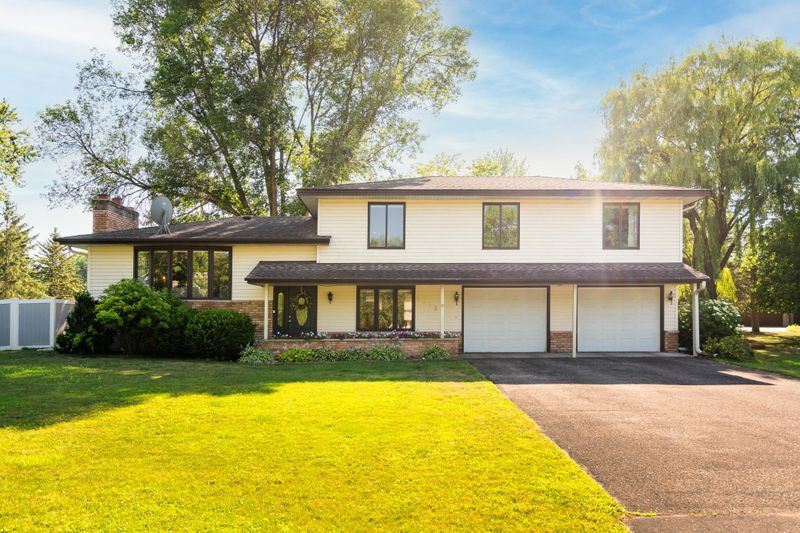 2875 Meadowlark Ln, Maplewood, MN 55109