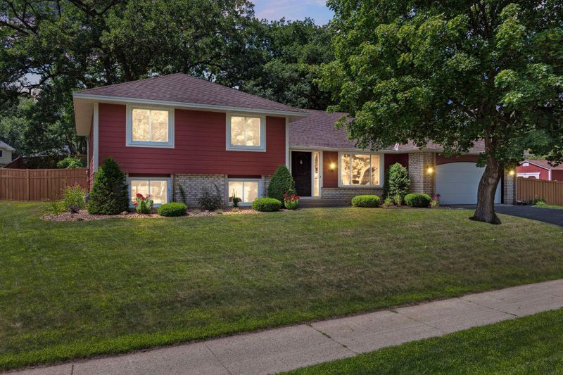 7601 W 84th St, Bloomington, MN 55438