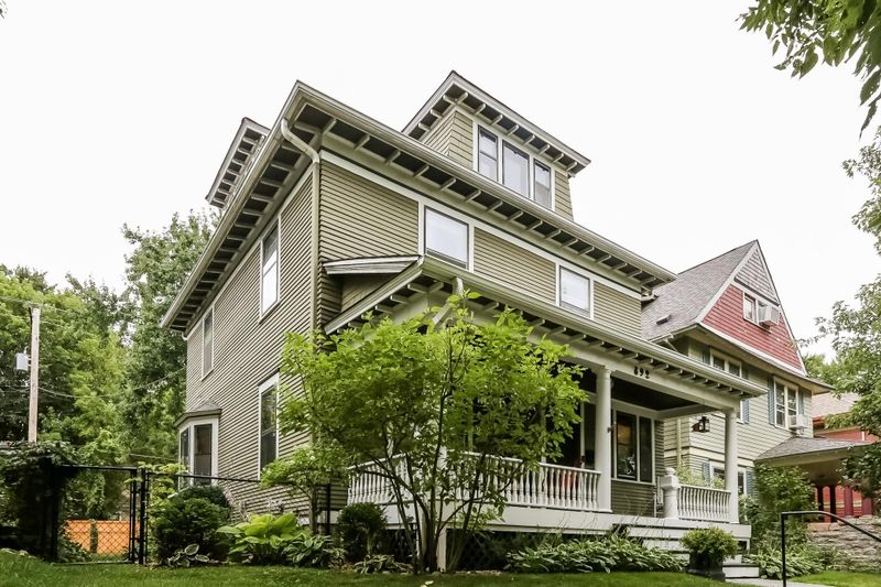 892 Hague Ave, Saint Paul, MN 55104