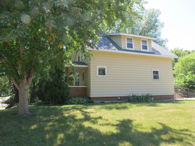 700 9th St SE, Willmar, MN 56201