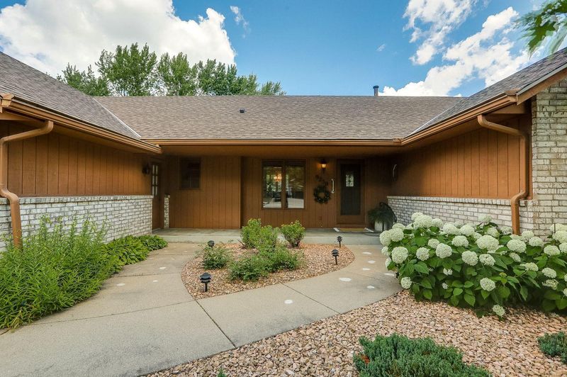 9259 Hyland Creek Rd, Bloomington, MN 55437