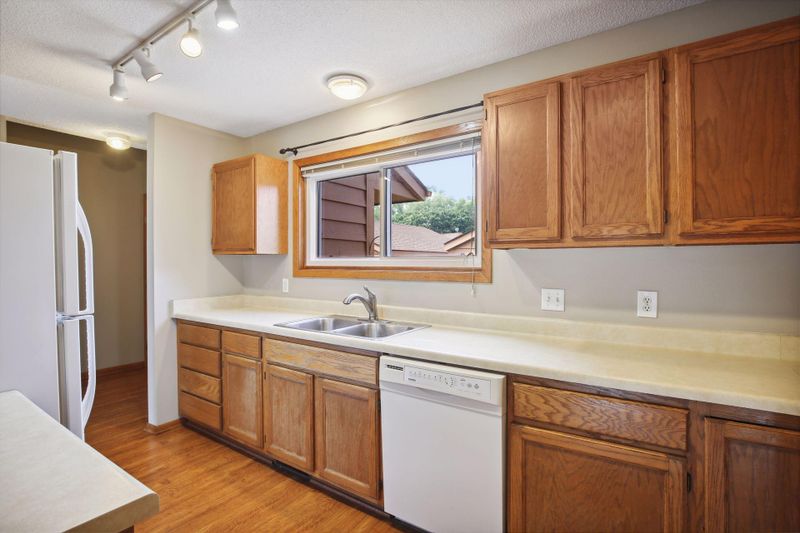 3224 Evergreen Dr, Eagan, MN 55121