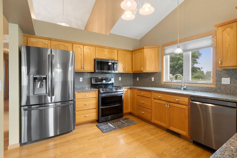 5690 Lachman Ave NE, Albertville, MN 55301