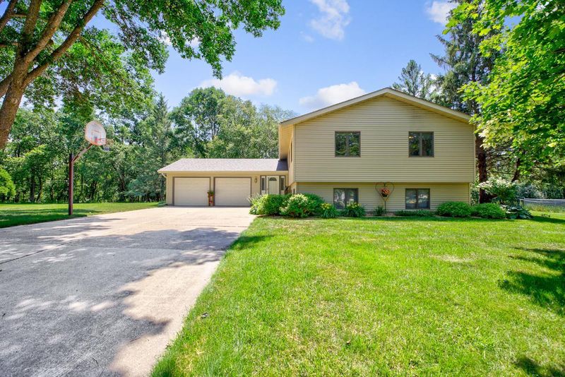 1671 Buckingham Pa, Faribault, MN 55021