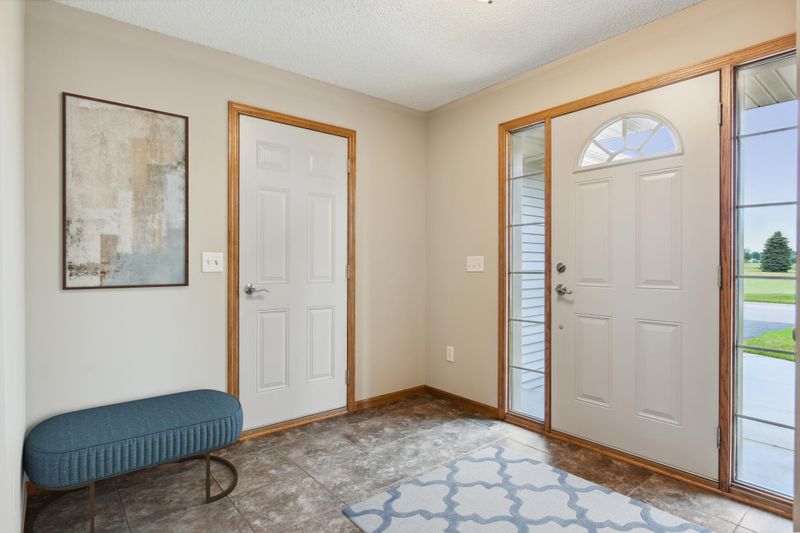 985 Acacia Dr S, Annandale, MN 55302
