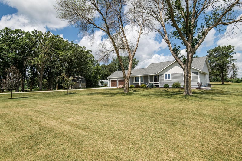 27282 650th St, Kasson, MN 55944