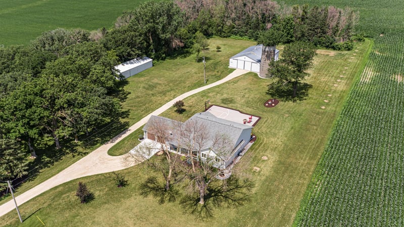 27282 650th St, Kasson, MN 55944