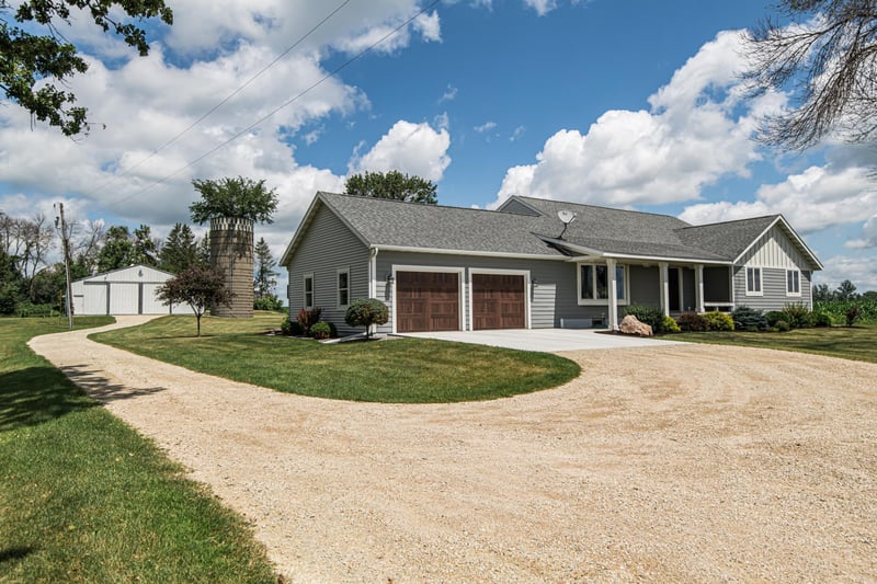 27282 650th St, Kasson, MN 55944