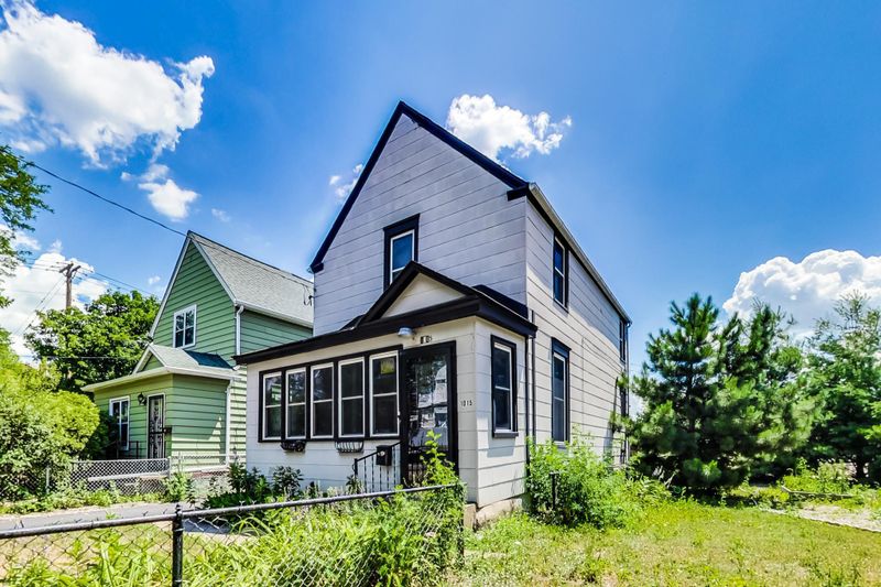 1015 E 28th St, Minneapolis, MN 55407