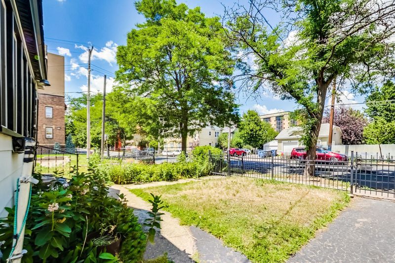 1015 E 28th St, Minneapolis, MN 55407