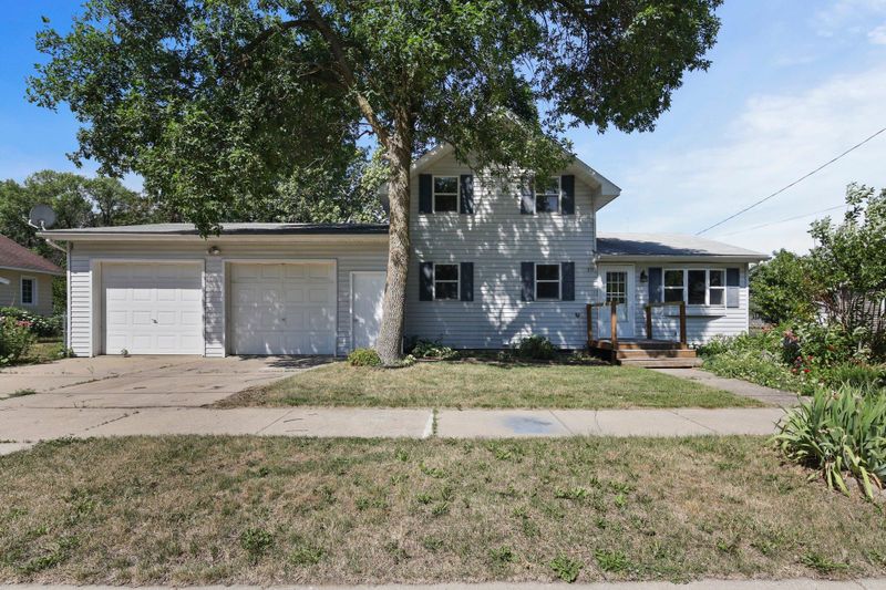517 Martin Ave, Belgrade, MN 56312