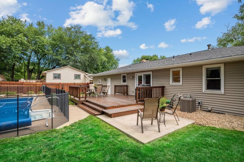 2977 Bellaire Ave, Maplewood, MN 55109