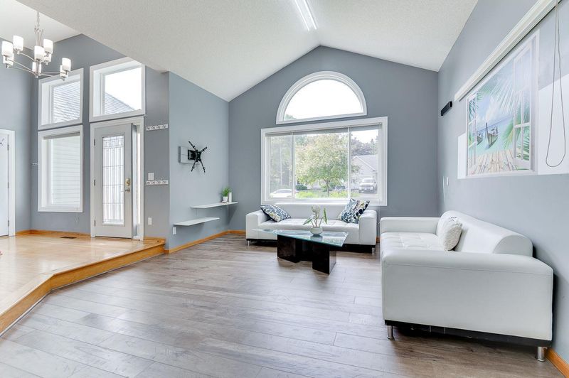 8754 Pheasant Run Rd, Woodbury, MN 55125