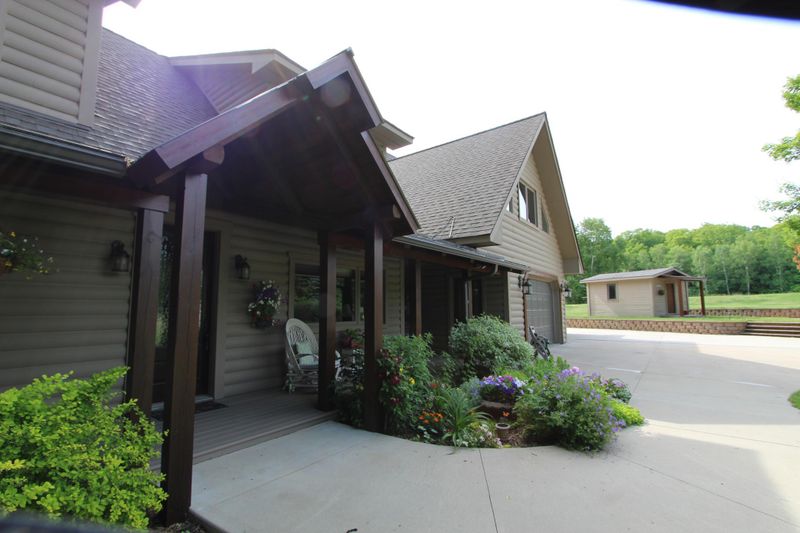 18732 Sugar Laketrail Rd, Cohasset, MN 55721