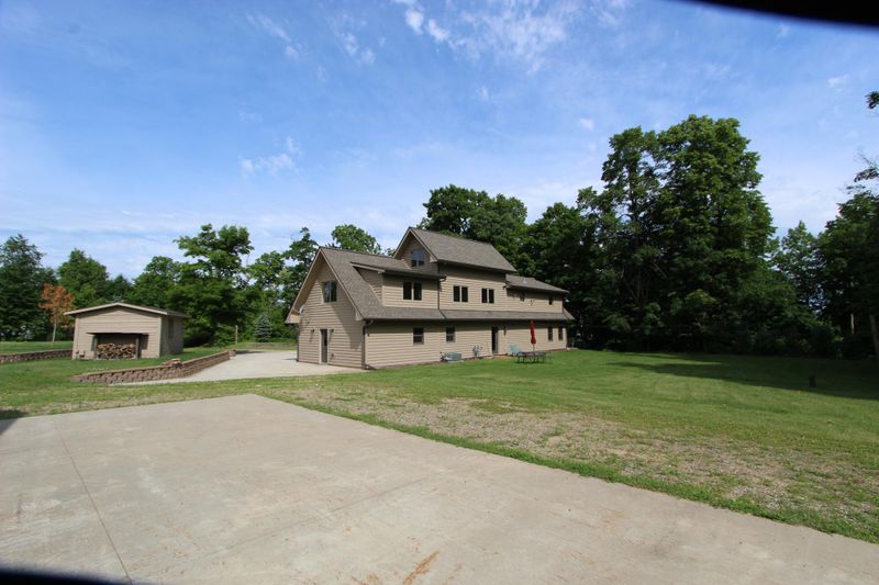 18732 Sugar Laketrail Rd, Cohasset, MN 55721