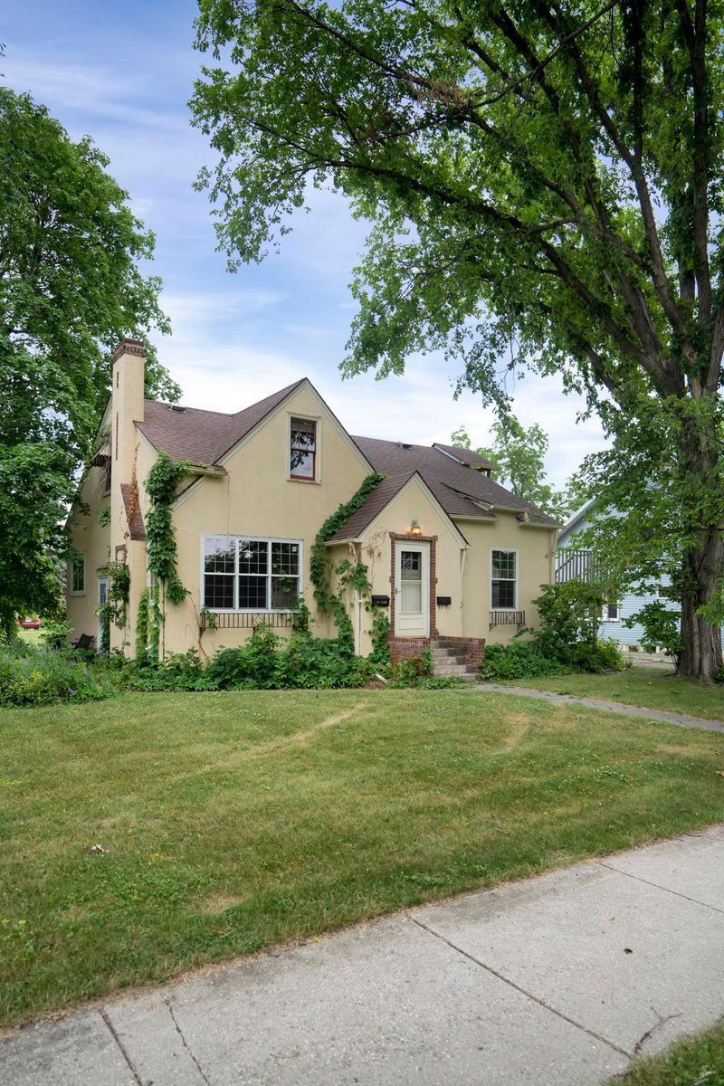 401 E 4th St, Morris, MN 56267
