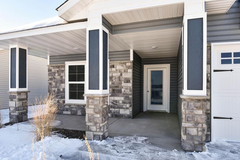 39611 Fawn Ave, North Branch, MN 55056