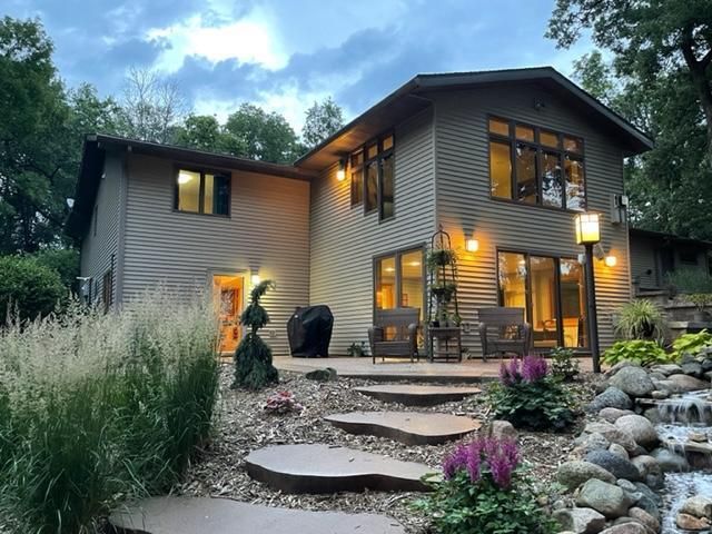 300 Walnut St, Zumbrota, MN 55992
