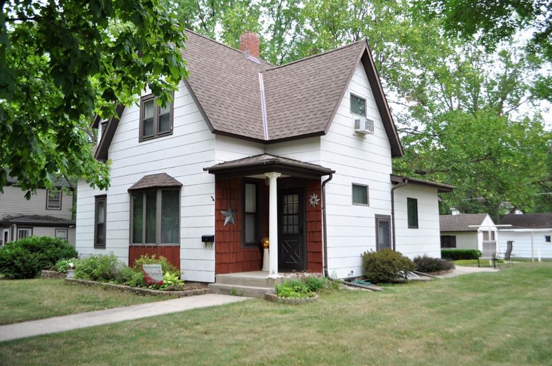 204 N 6th St, Montevideo, MN 56265
