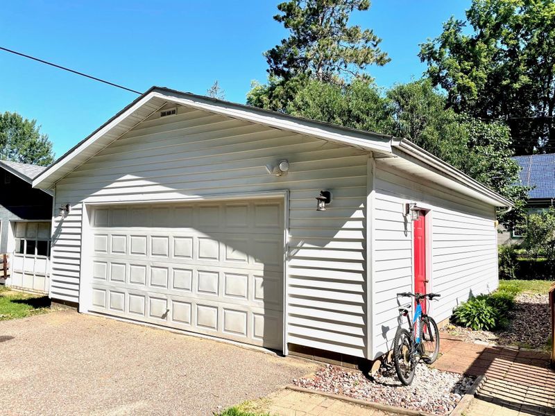 521 13th St SE, Menomonie, WI 54751