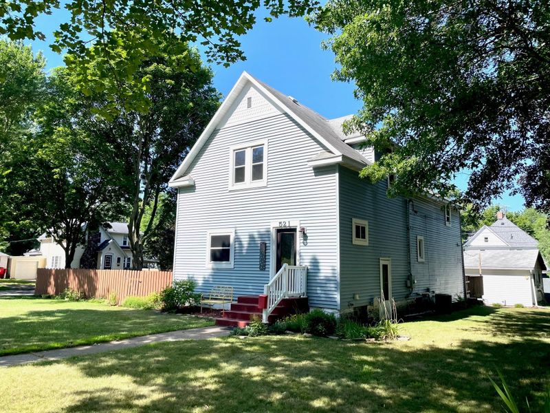521 13th St SE, Menomonie, WI 54751