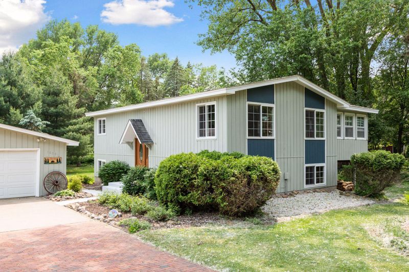 16091 Quality Ct S, Lakeland, MN 55043