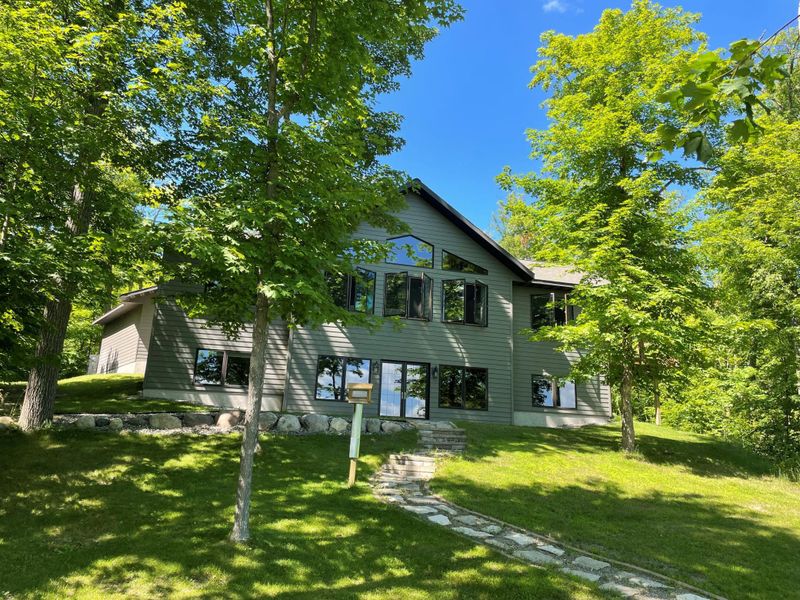 23492 Bayview Dr, Cohasset, MN 55721