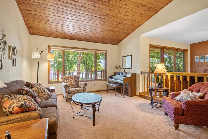 4614 E Front Blvd NE, Wyoming, MN 55092