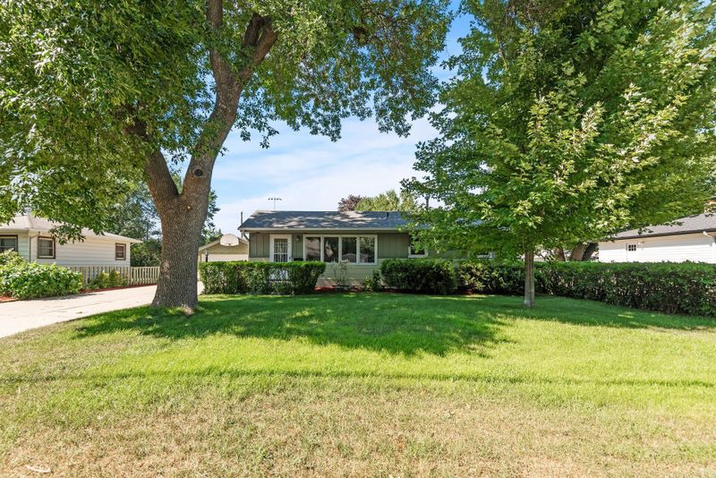 6112 47th Ave N, Crystal, MN 55422