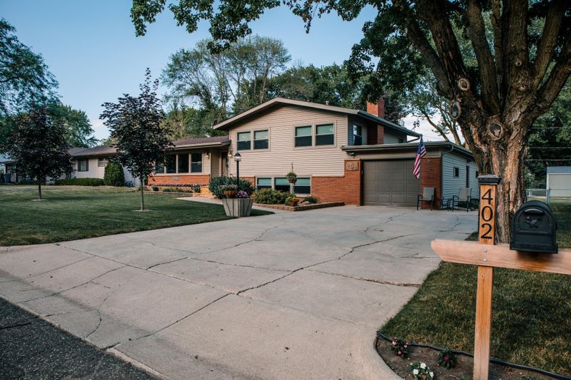 402 7th Ave NW, Kasson, MN 55944