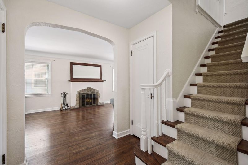 6036 Clinton Ave, Minneapolis, MN 55419