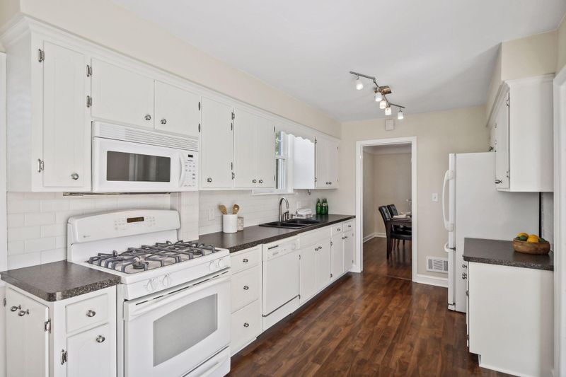 6036 Clinton Ave, Minneapolis, MN 55419
