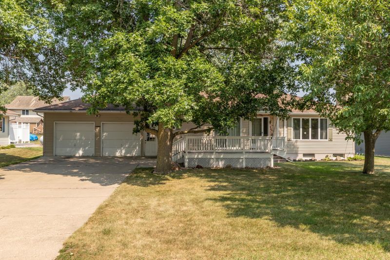326 2nd Ave SE, Mazeppa, MN 55956