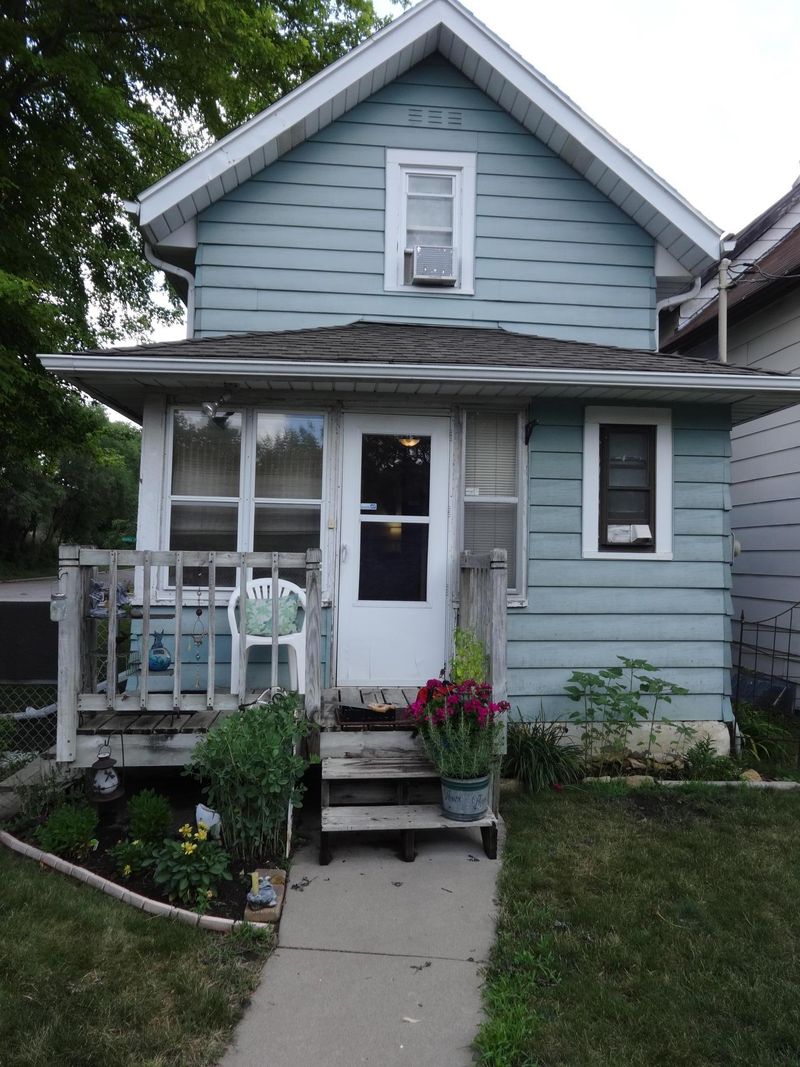 301 Osceola Ave S, Saint Paul, MN 55102