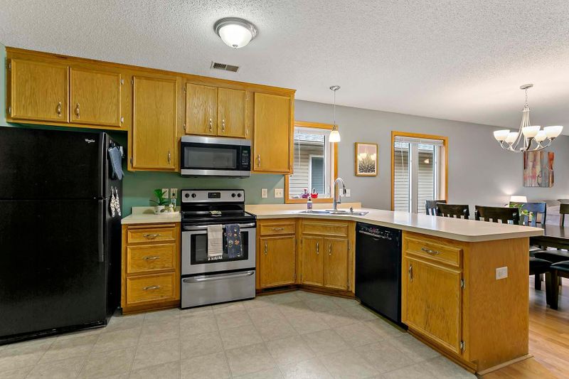 15141 Cates Lake Dr, Prior Lake, MN 55372