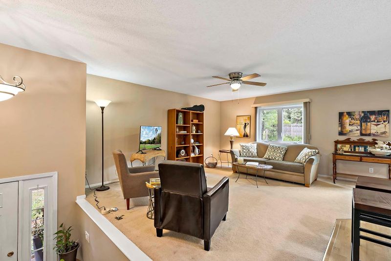 1263 Easter Ln, Eagan, MN 55123