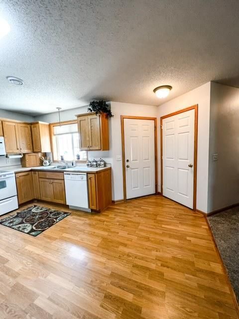 1362 Heritage Ln, Waite Park, MN 56387