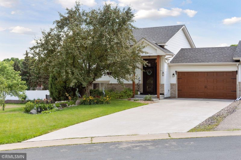 9334 Niagara Ln N, Maple Grove, MN 55369