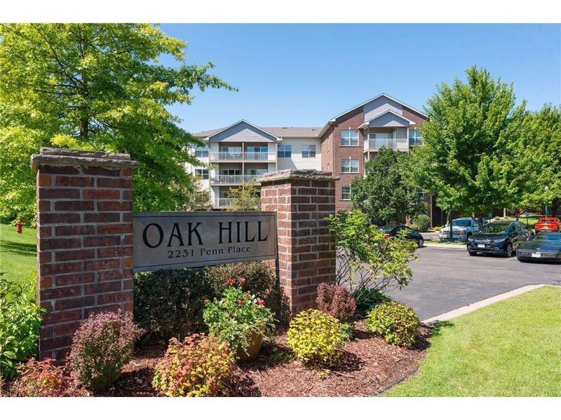 2231 Penn Pl #110, North Saint Paul, MN 55109