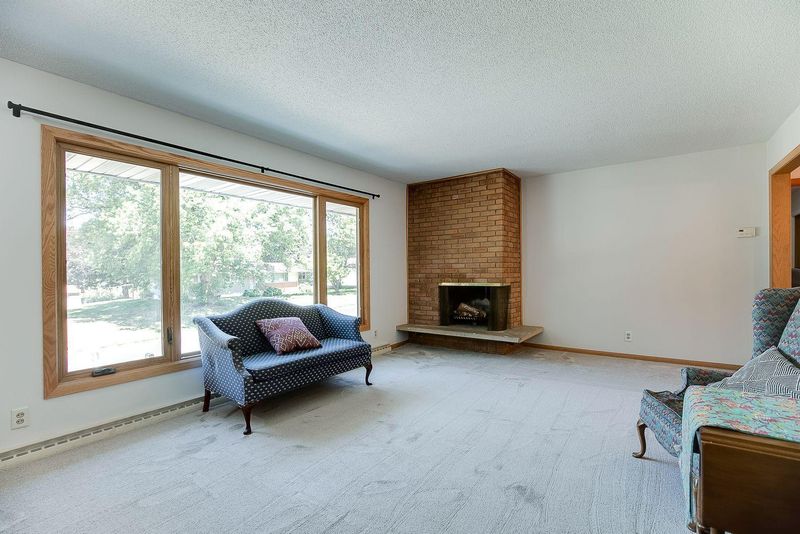 5933 Hackmann Ave NE, Fridley, MN 55432