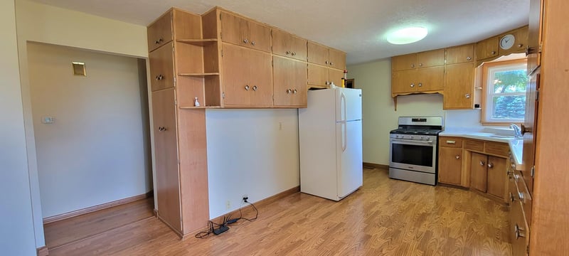 600 1st St E, Jasper, MN 56144