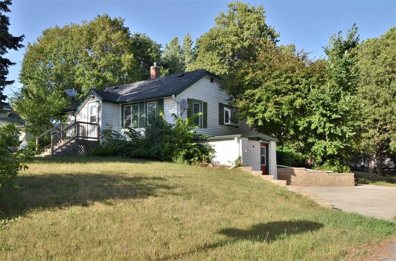 202 N 1st St, Darwin, MN 55324