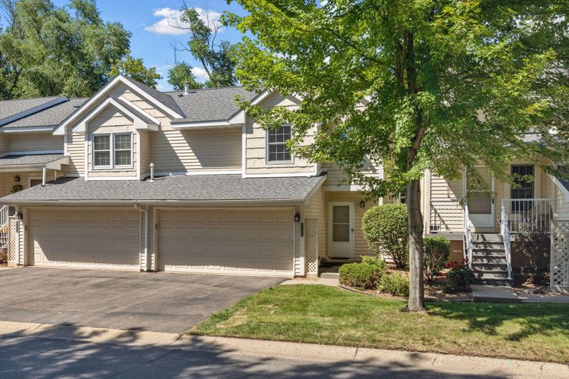 5205 Silver Maple Cir, Minnetonka, MN 55343