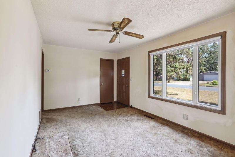 6733 Perry Ave N, Brooklyn Center, MN 55429