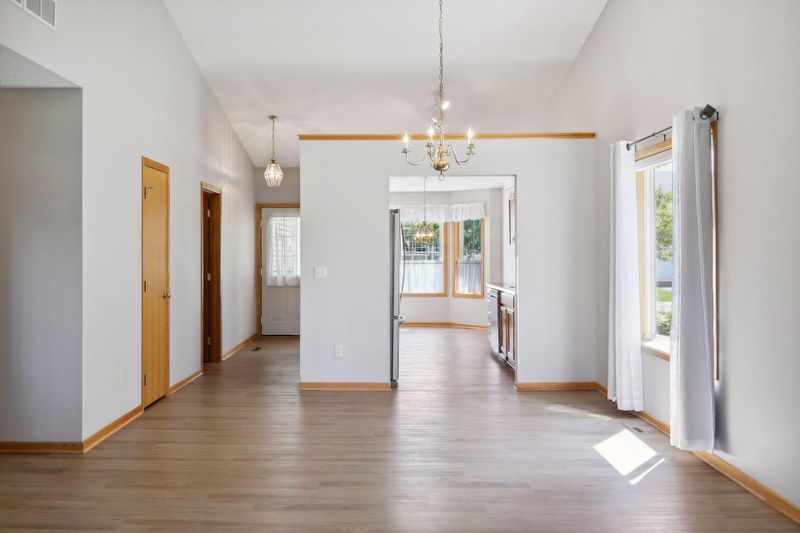 1454 Eagle Dr, Waconia, MN 55387